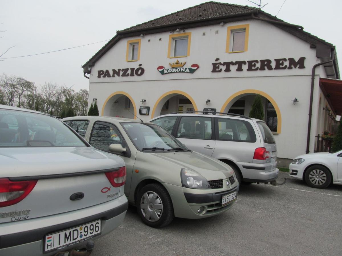 Bed and Breakfast Korona Panzió Levél Zewnętrze zdjęcie