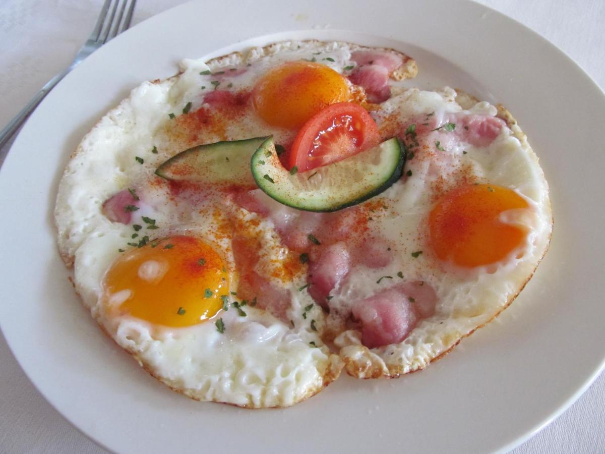 Bed and Breakfast Korona Panzió Levél Zewnętrze zdjęcie
